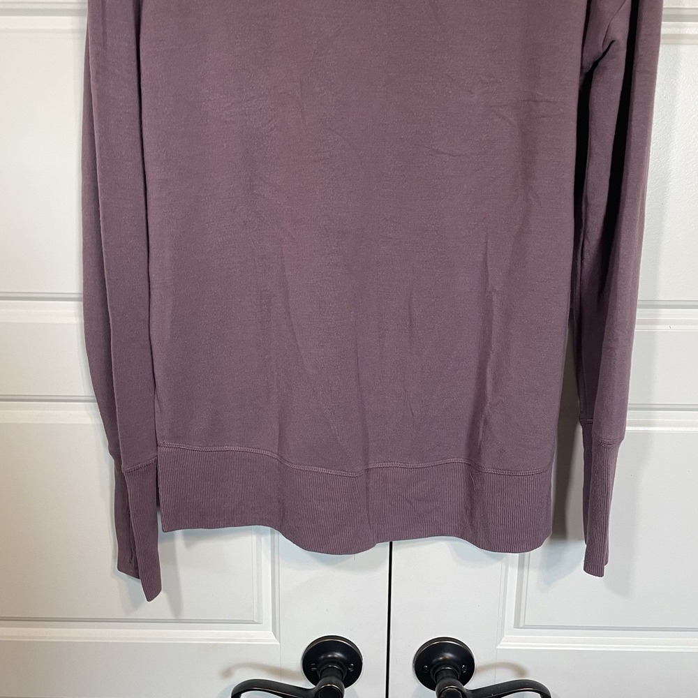 Athleta Purple Long Sleeve Top Thumb Hole Athletic Casual Pullover S - Picture 10 of 10